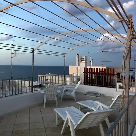 Petali Rosa - Dimora Sirene بيت ضيافة